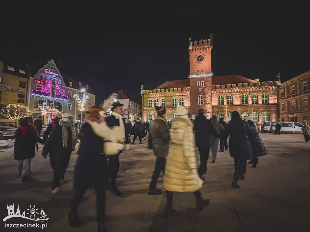 Karnawał wystartował. Taniec na Placu Wolności