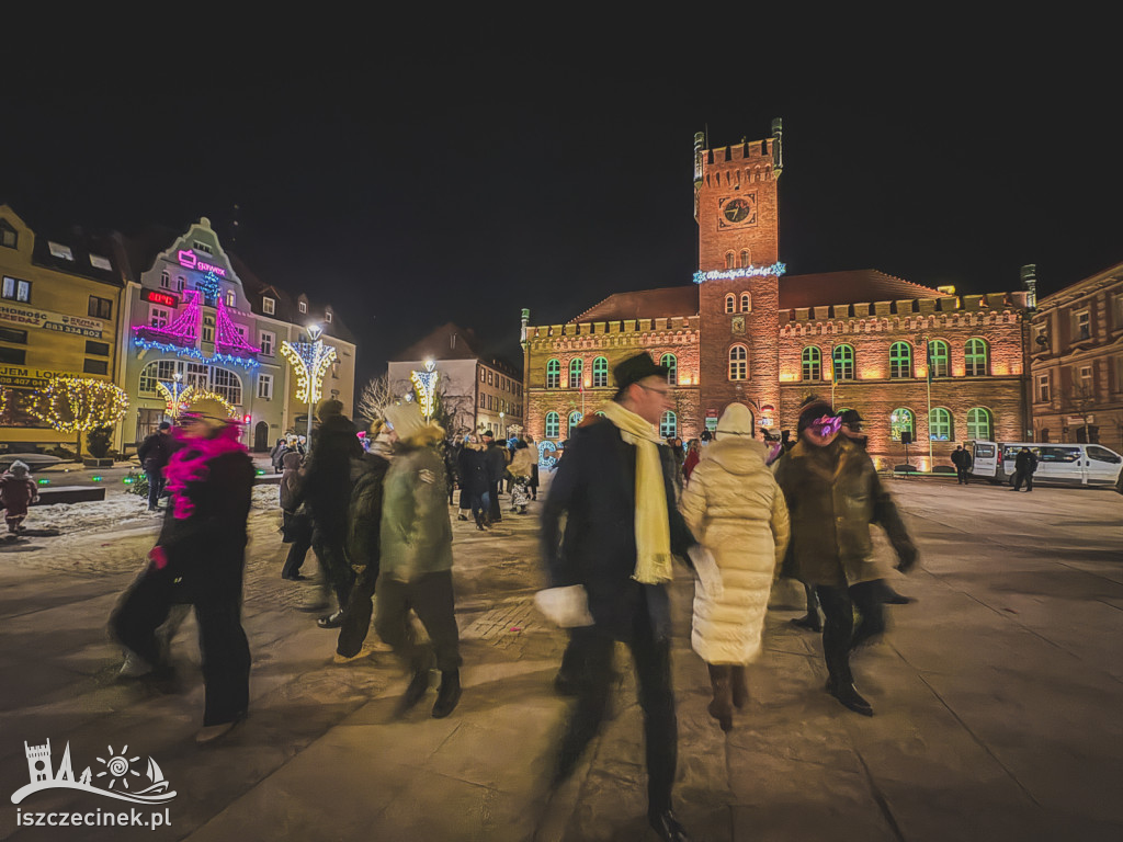 Karnawał wystartował. Taniec na Placu Wolności