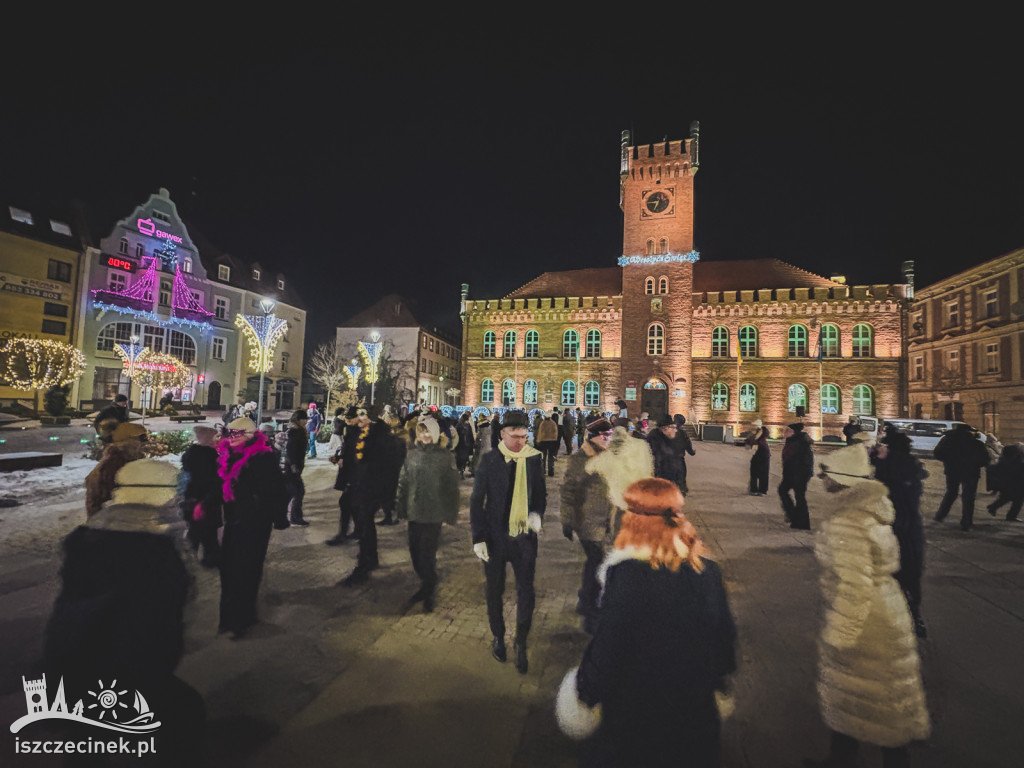 Karnawał wystartował. Taniec na Placu Wolności