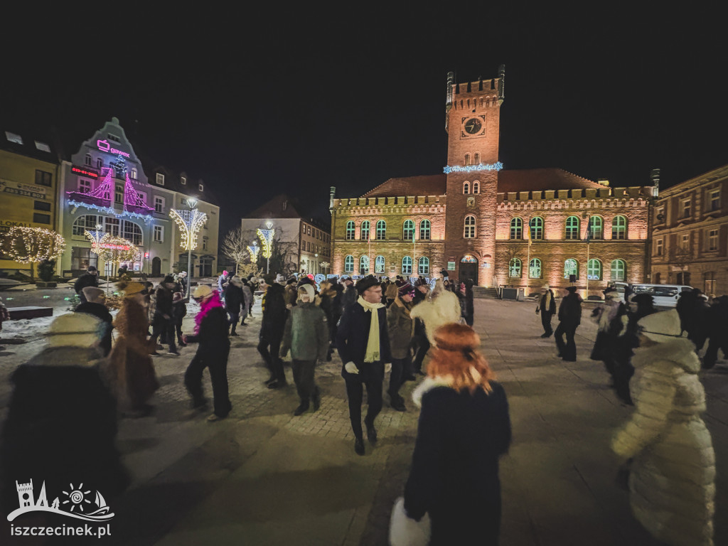 Karnawał wystartował. Taniec na Placu Wolności