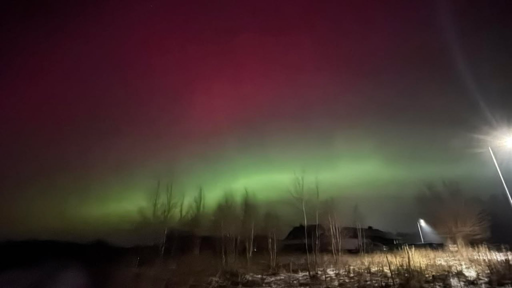 Zorza polarna nad regionem.