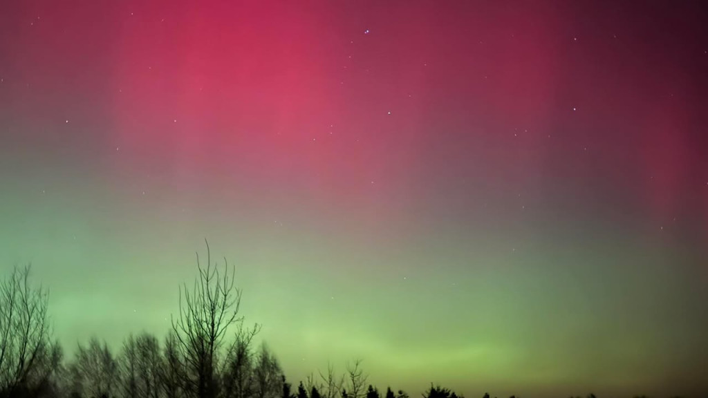 Zorza polarna nad regionem.
