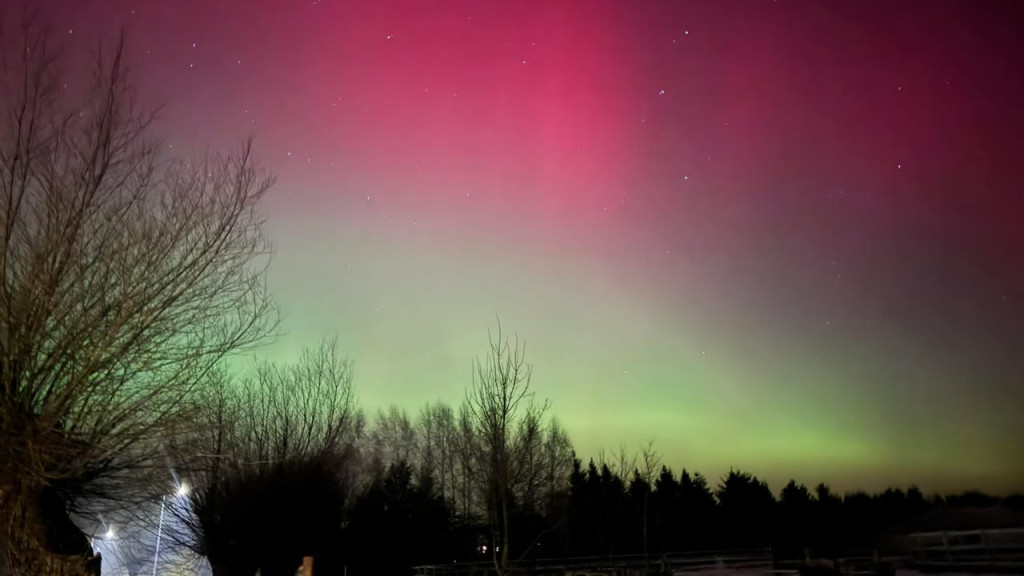 Zorza polarna nad regionem.