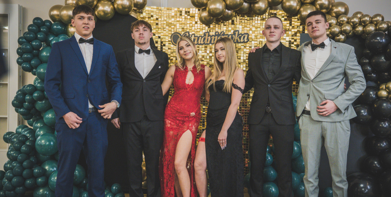 Studniówka ZS Nr 1 w obiektywie