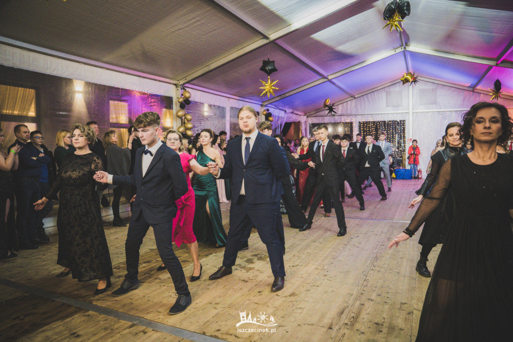 Studniówka ZS Nr 1 w obiektywie