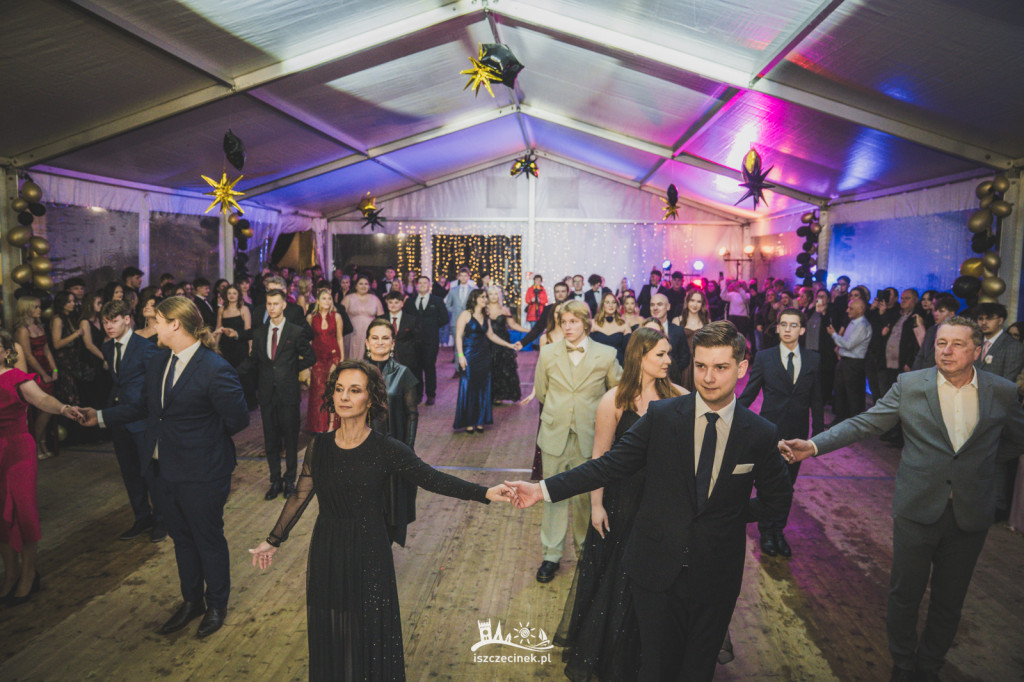 Studniówka ZS Nr 1 w obiektywie