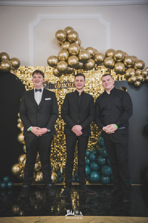 Studniówka ZS Nr 1 w obiektywie