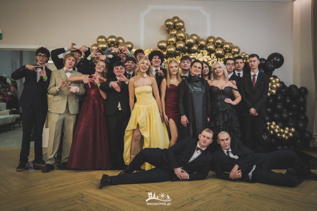 Studniówka ZS Nr 1 w obiektywie