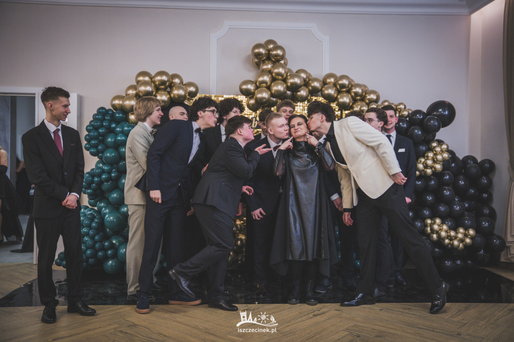 Studniówka ZS Nr 1 w obiektywie