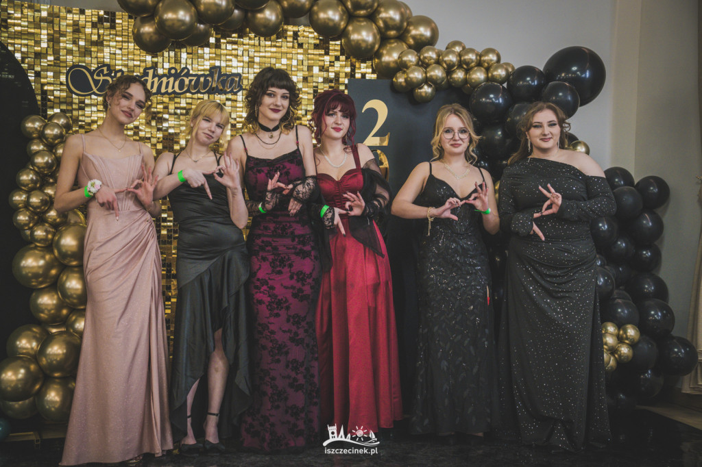 Studniówka ZS Nr 1 w obiektywie