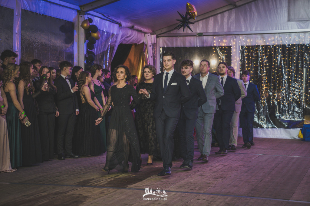 Studniówka ZS Nr 1 w obiektywie