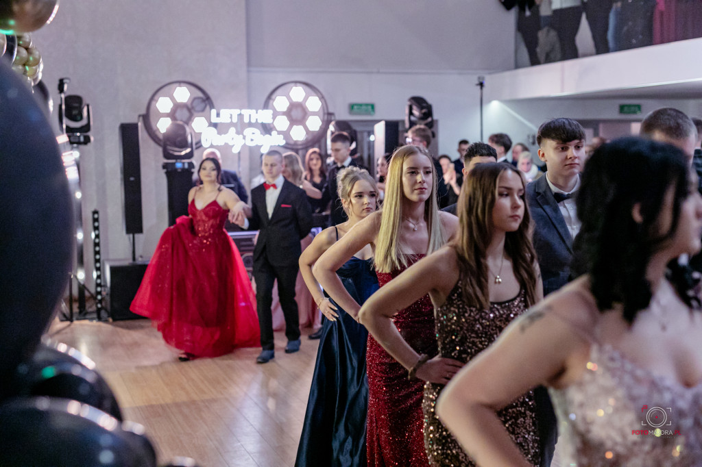 Studniówka ZS nr 7 w Białym Borze