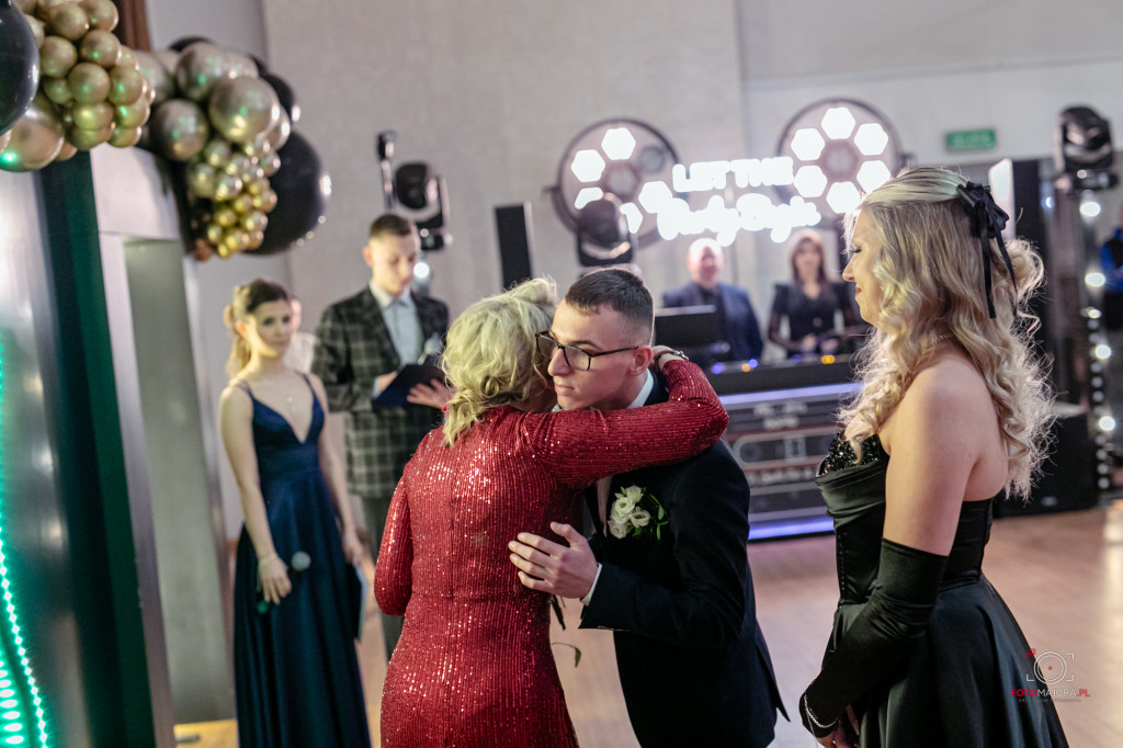 Studniówka ZS nr 7 w Białym Borze