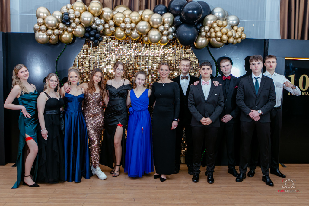 Studniówka ZS nr 7 w Białym Borze