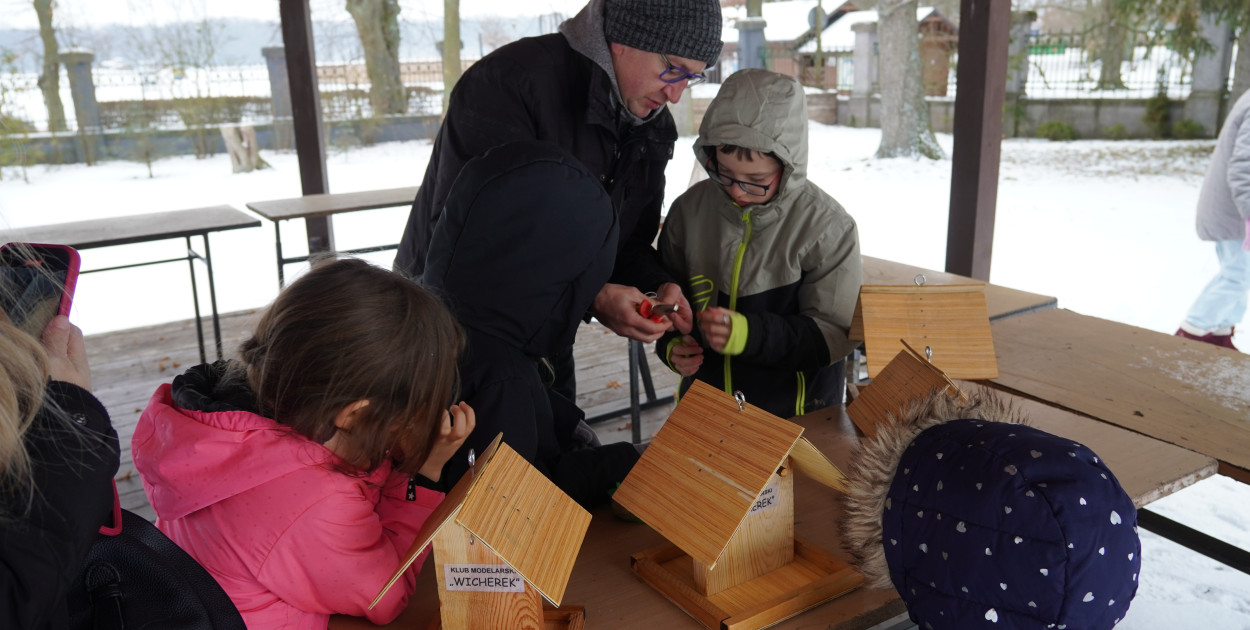 Szczecinek: dzieci zbudowały karmniki dla ptaków