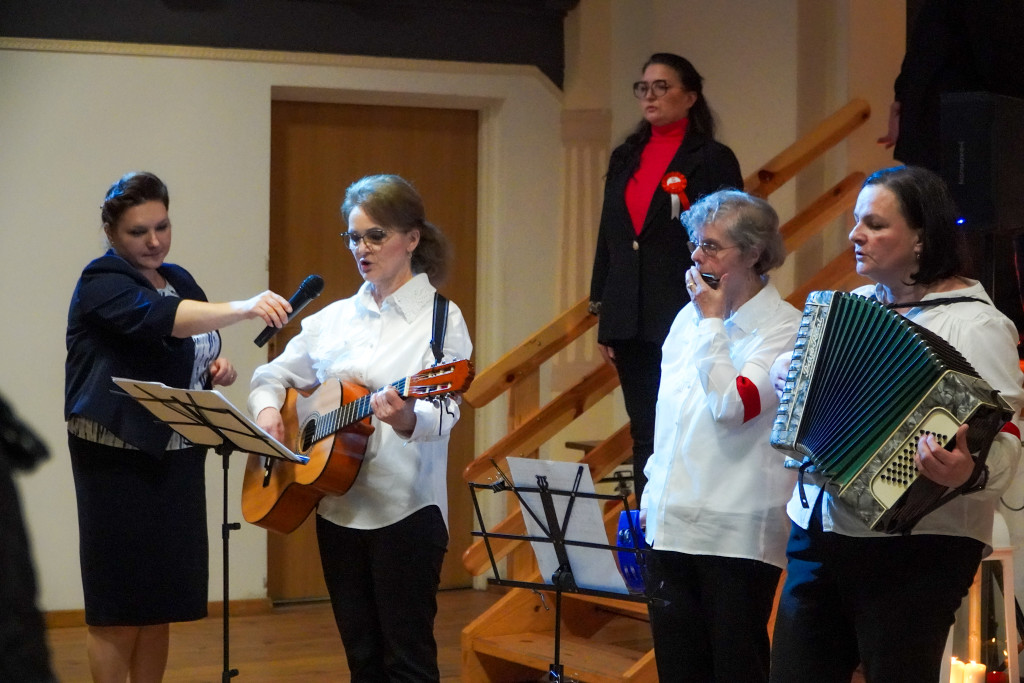 Patriotyczny wieczór w Barwicach – zobacz zdjęcia