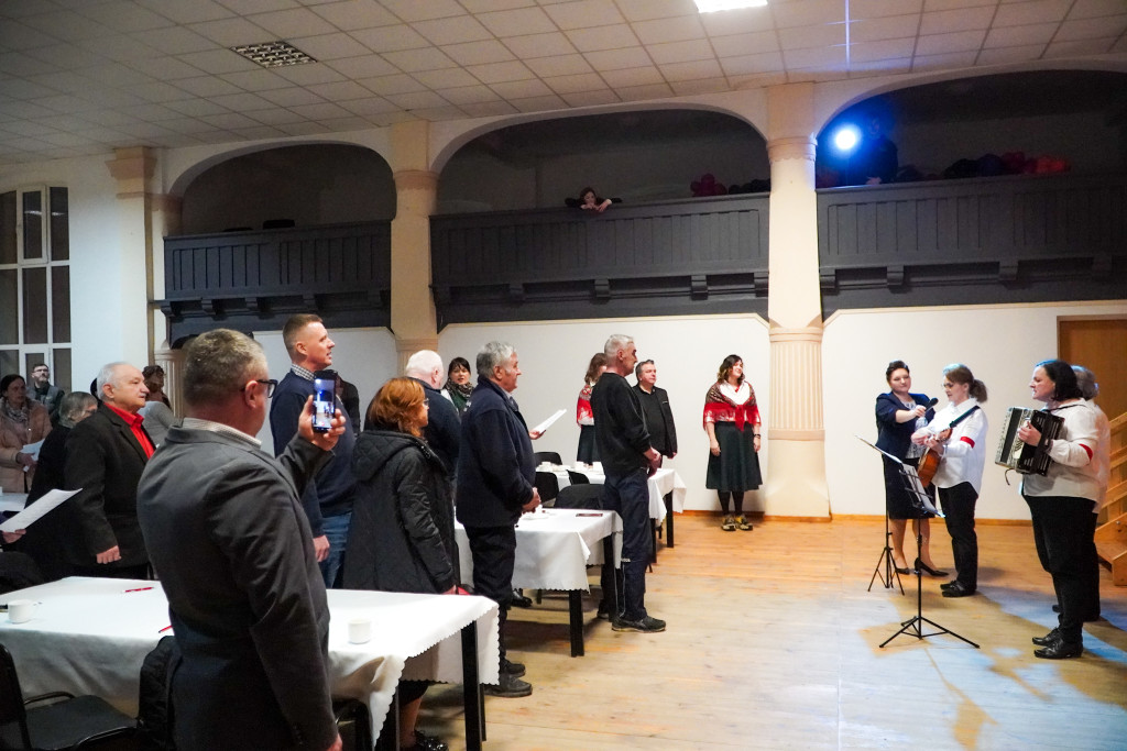 Patriotyczny wieczór w Barwicach – zobacz zdjęcia