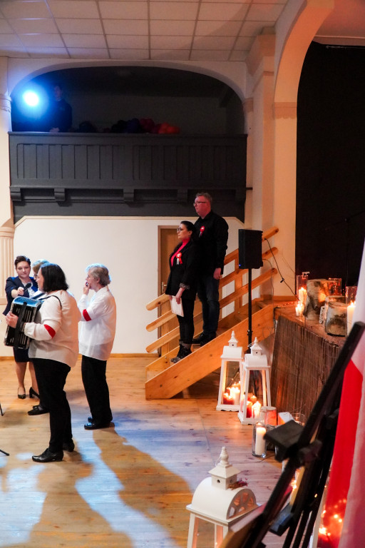 Patriotyczny wieczór w Barwicach – zobacz zdjęcia