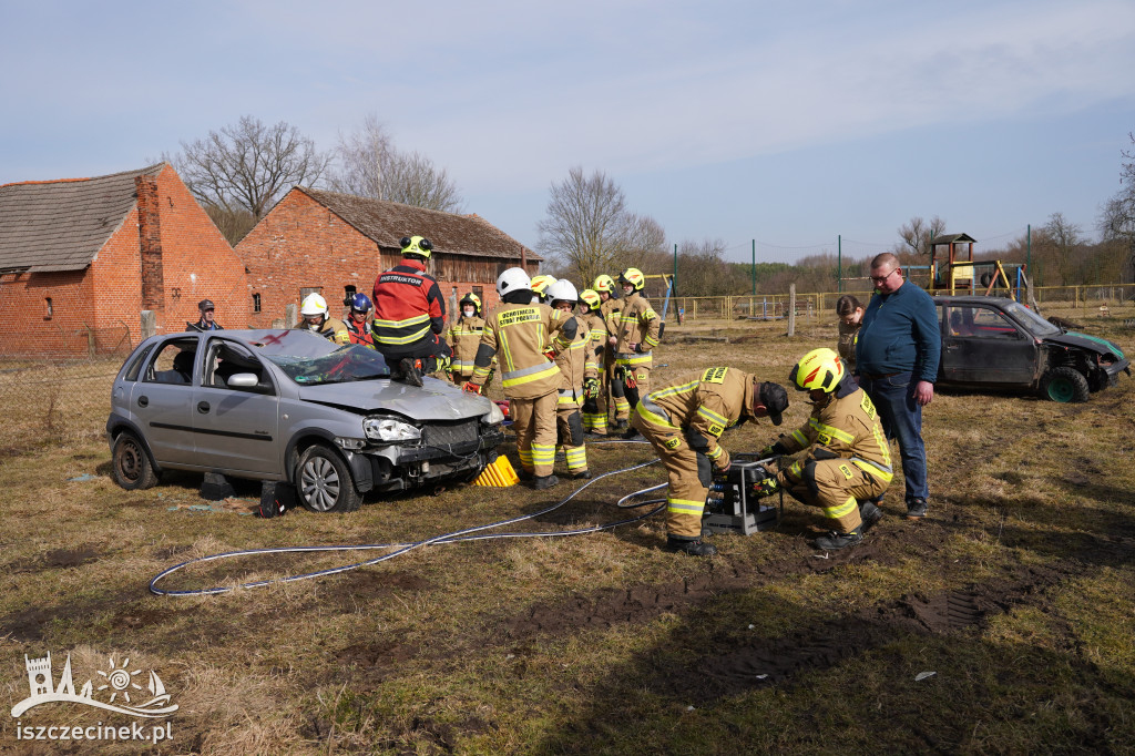 Ćwiczenia ratownictwa drogowego