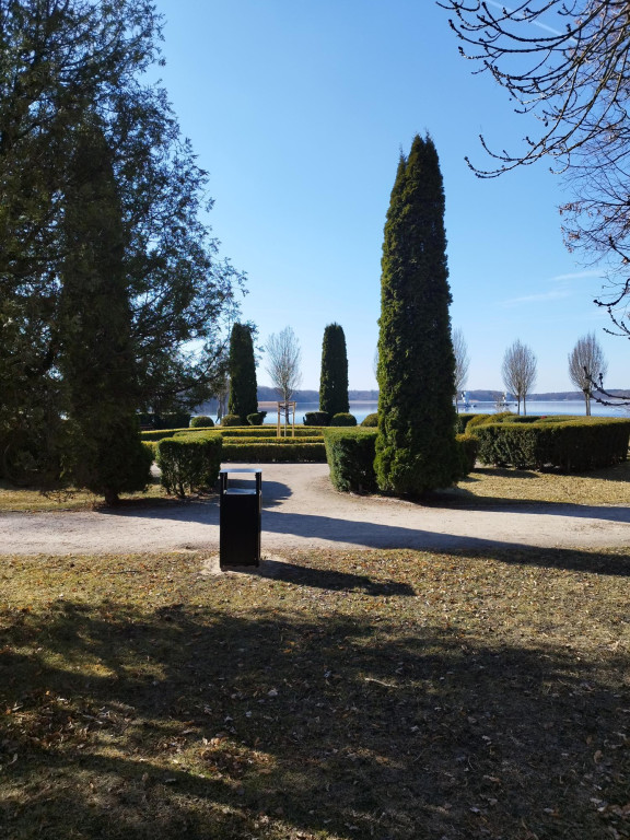 Wiosenne zmiany w parku