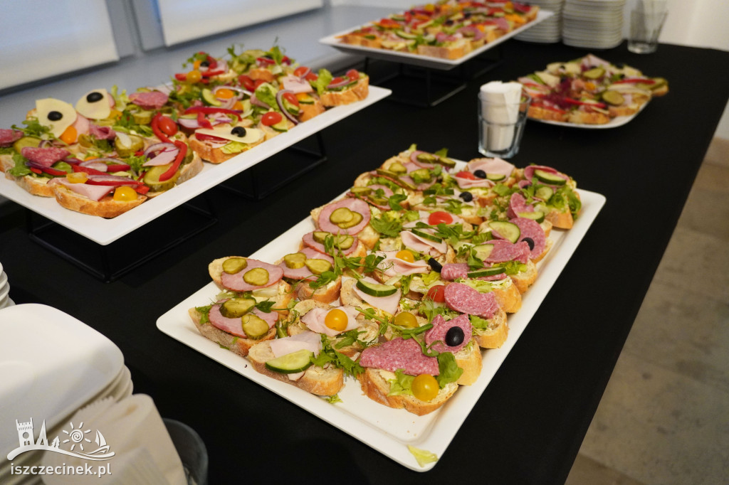 Wernisaż Barbary Pierzgalskiej-Grams w Szczecinku.