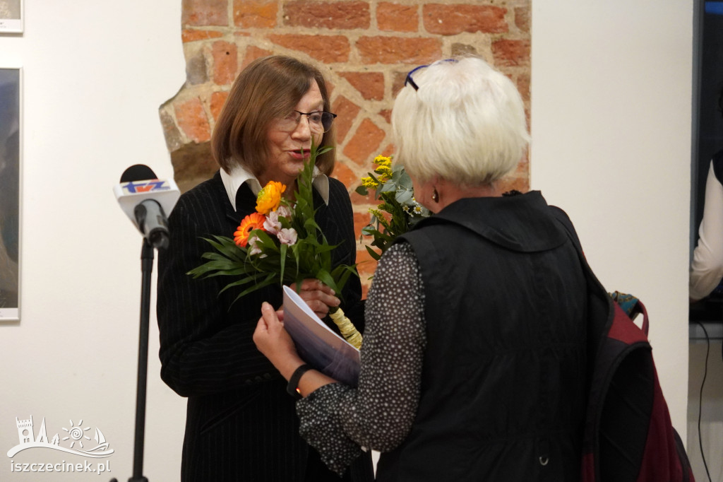 Wernisaż Barbary Pierzgalskiej-Grams w Szczecinku.