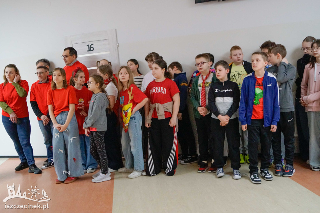 Kolorowe skarpetki i uśmiechy w Turowie