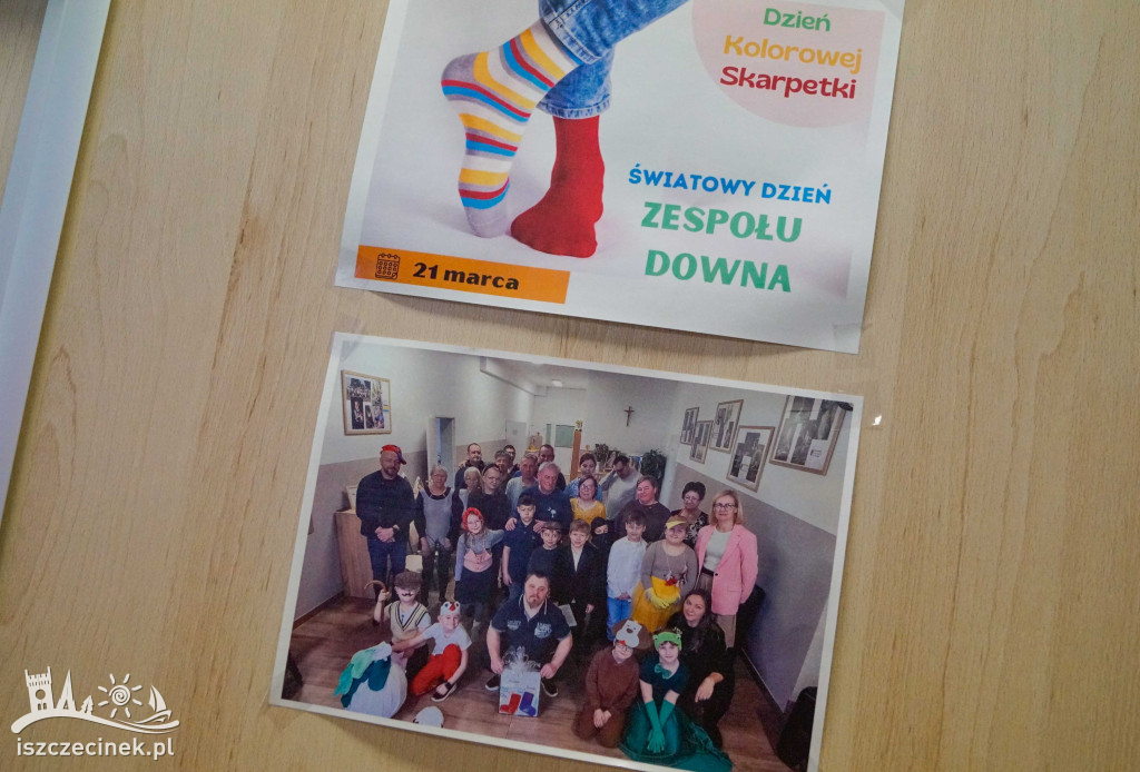 Kolorowe skarpetki i uśmiechy w Turowie