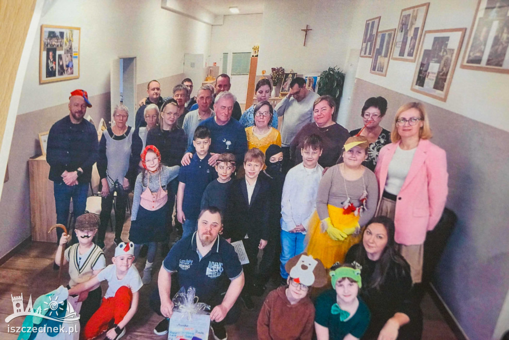 Kolorowe skarpetki i uśmiechy w Turowie