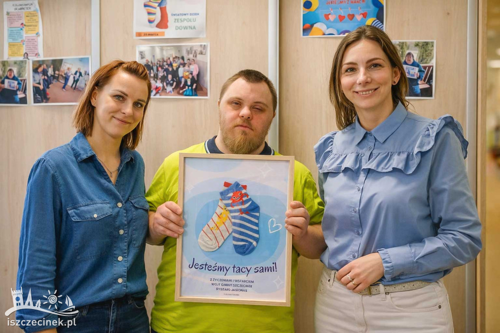 Kolorowe skarpetki i uśmiechy w Turowie