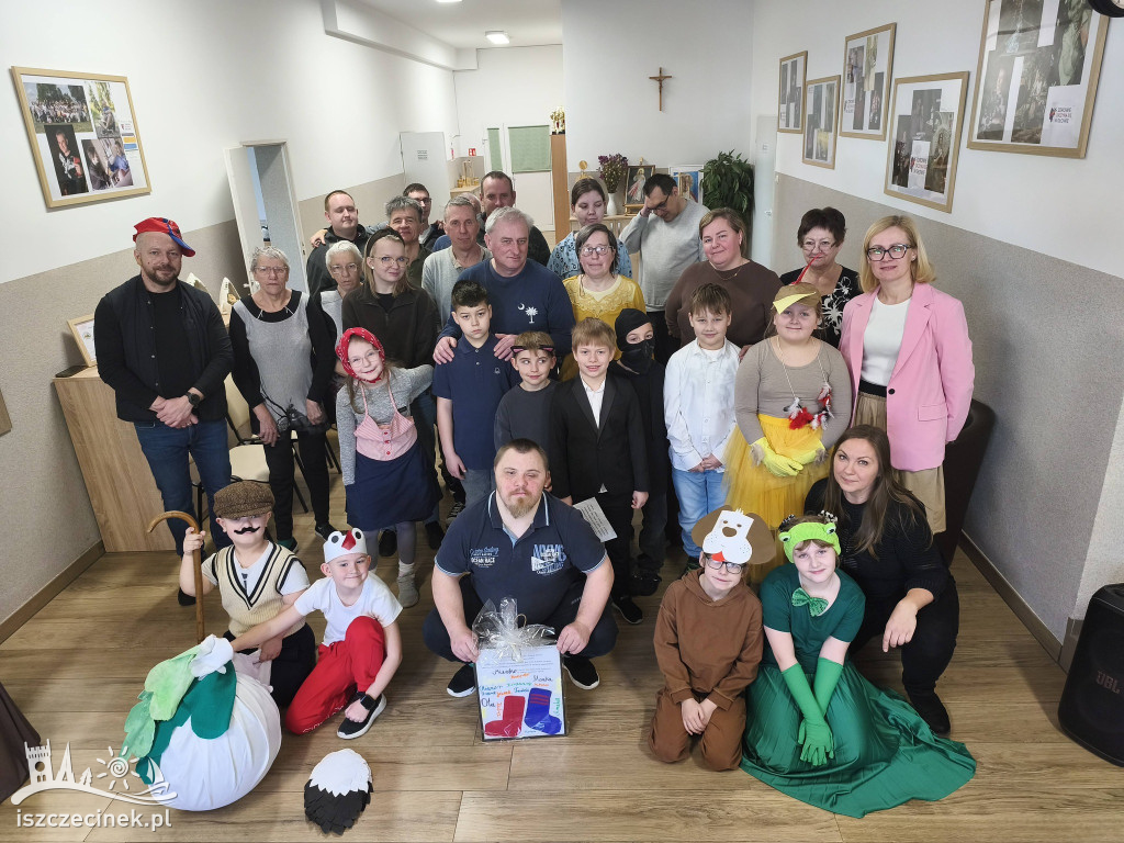 Kolorowe skarpetki i uśmiechy w Turowie