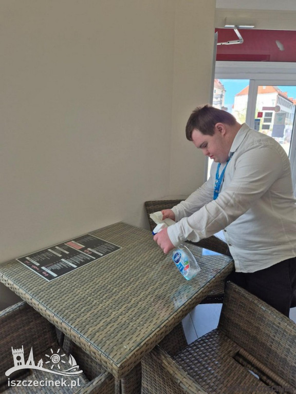 Serwowali radość w Szczecinku. Wyjątkowa akcja uczniów SOSW