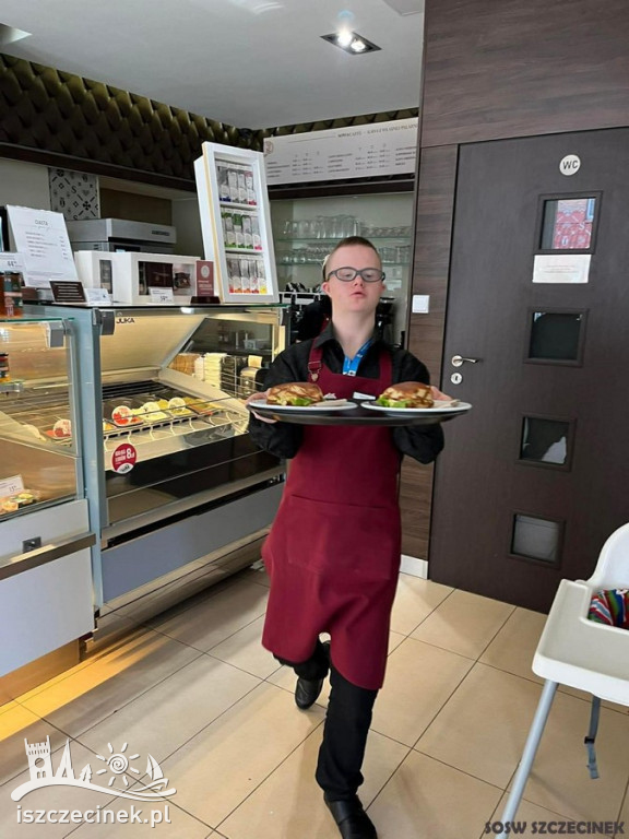 Serwowali radość w Szczecinku. Wyjątkowa akcja uczniów SOSW