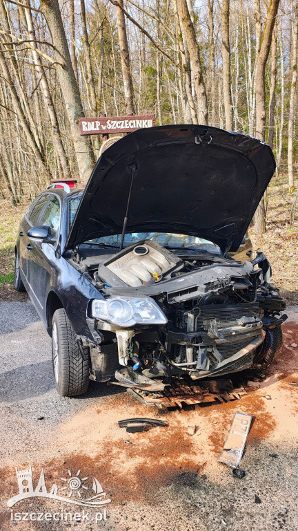 Ciężarówka i dwa auta osobowe po kolizji
