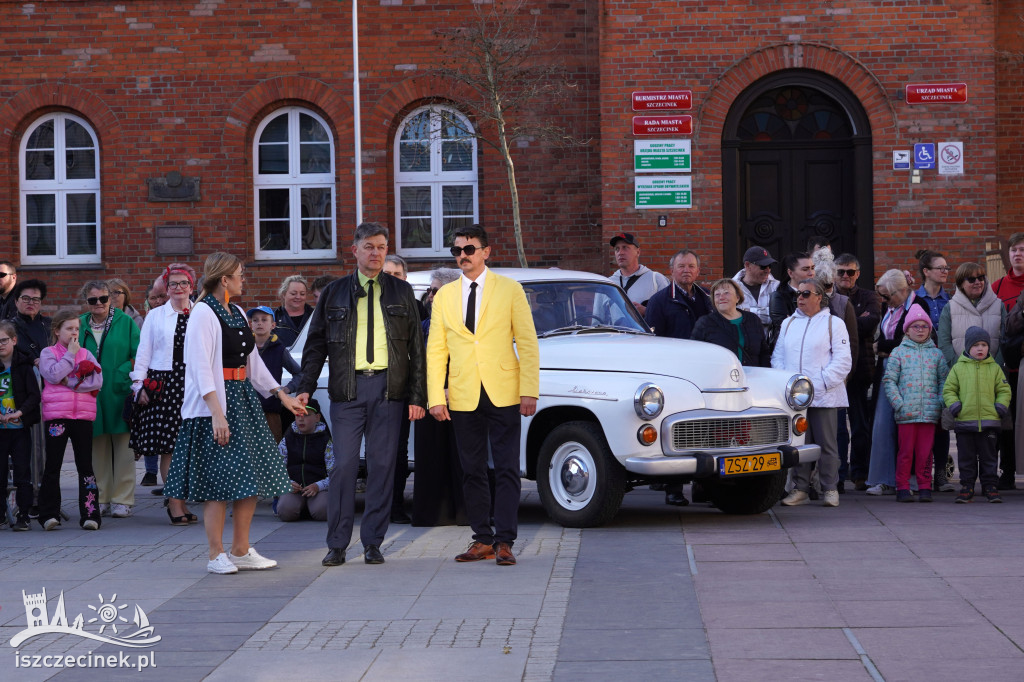 SZCZECINEK. Tłumy na placu i jeden rytm.