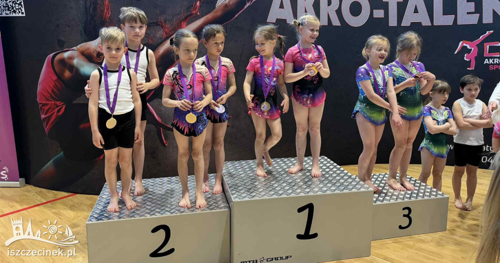 UKS Akrofitness Szczecinek z medalami na AKRO-TALENT 2026 w Lesznie.