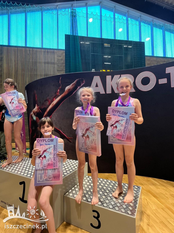 UKS Akrofitness Szczecinek z medalami na AKRO-TALENT 2026 w Lesznie.