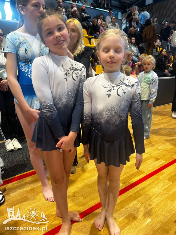 UKS Akrofitness Szczecinek z medalami na AKRO-TALENT 2026 w Lesznie.