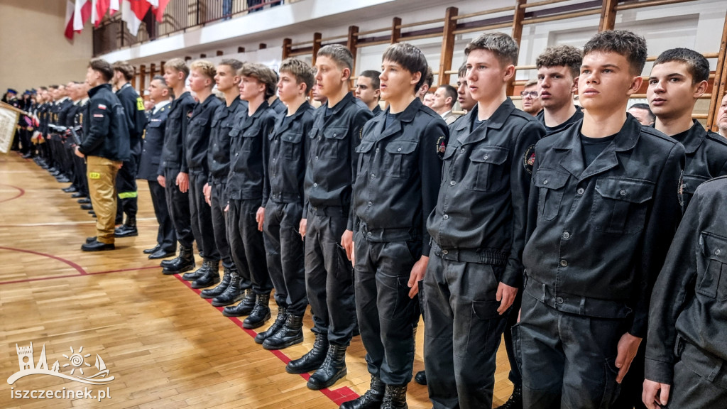 Medale i odznaczenia dla strażaków z powiatu szczecineckiego