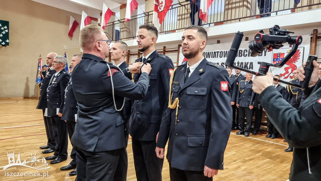 Medale i odznaczenia dla strażaków z powiatu szczecineckiego