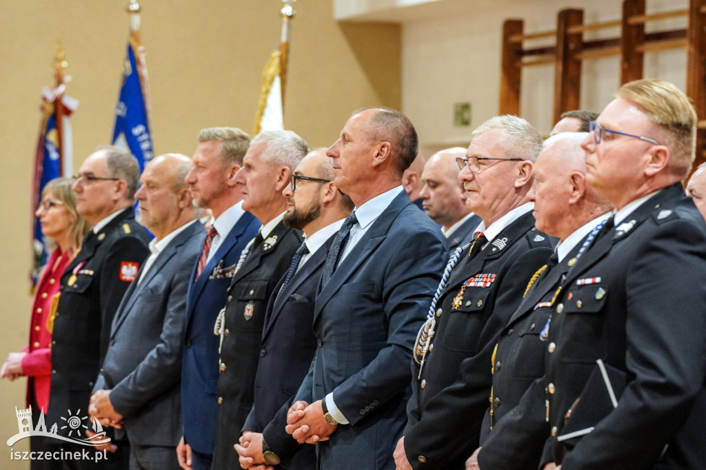 Medale i odznaczenia dla strażaków z powiatu szczecineckiego