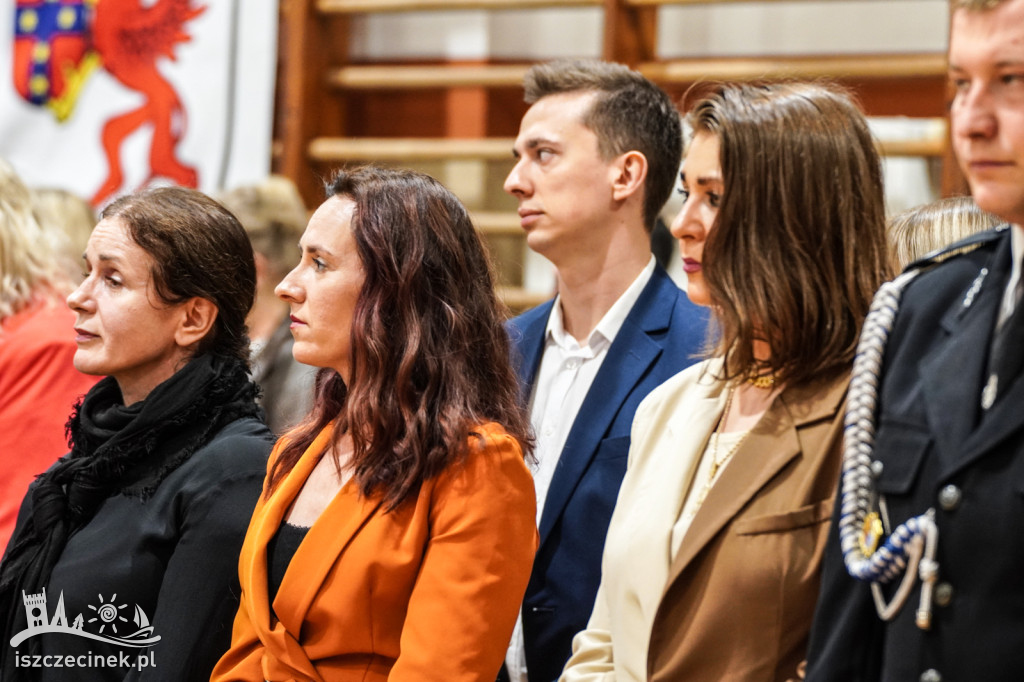 Medale i odznaczenia dla strażaków z powiatu szczecineckiego