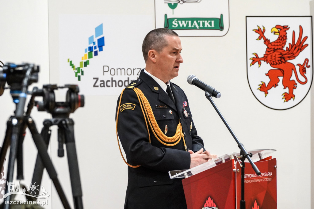 Medale i odznaczenia dla strażaków z powiatu szczecineckiego