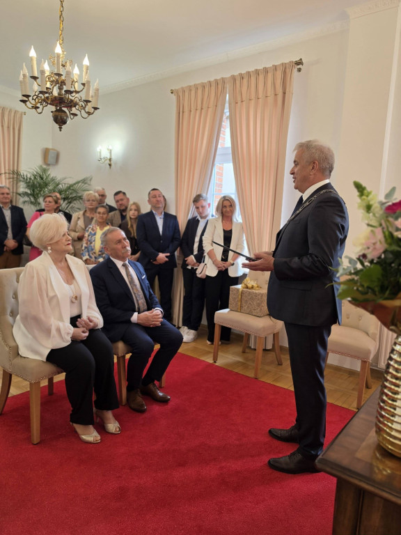 Złote Gody Państwa Gondek w USC w Barwicach