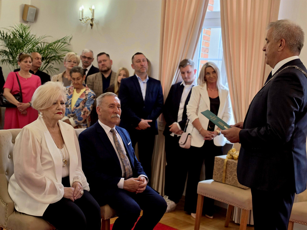 Złote Gody Państwa Gondek w USC w Barwicach