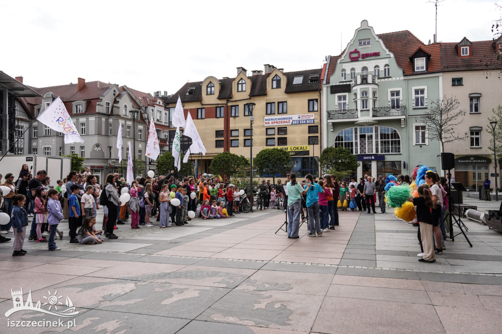 Muzyczny korowód przeszedł przez centrum Szczecinka