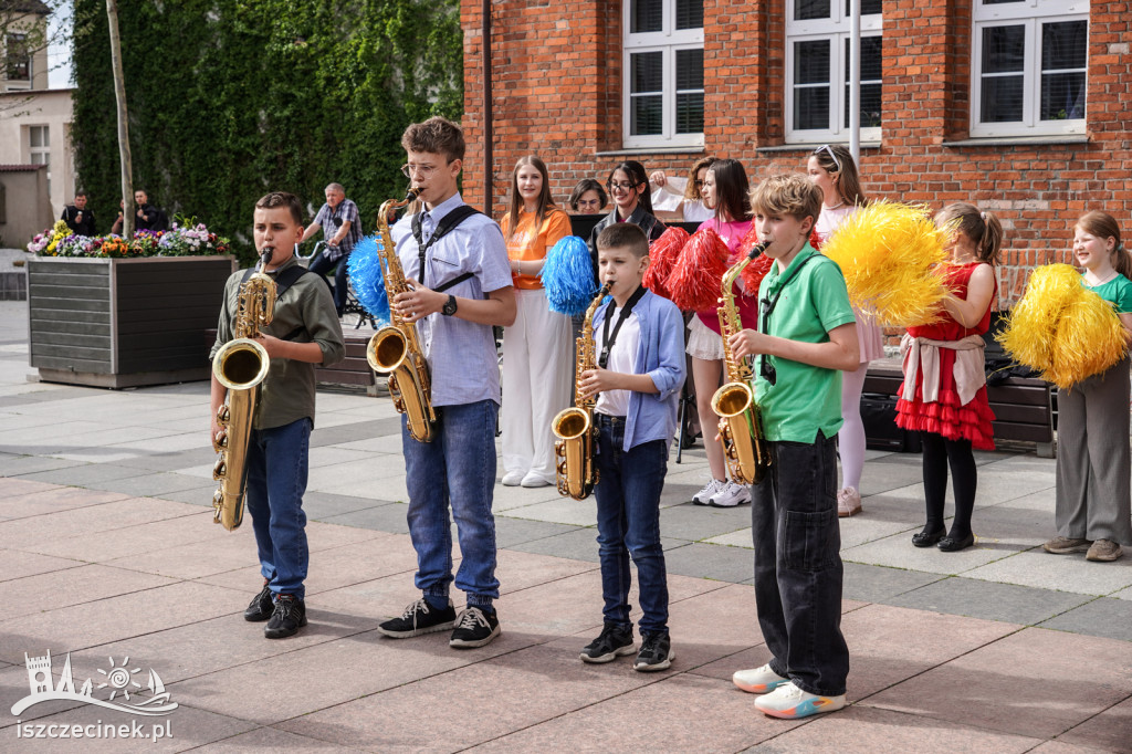 Muzyczny korowód przeszedł przez centrum Szczecinka