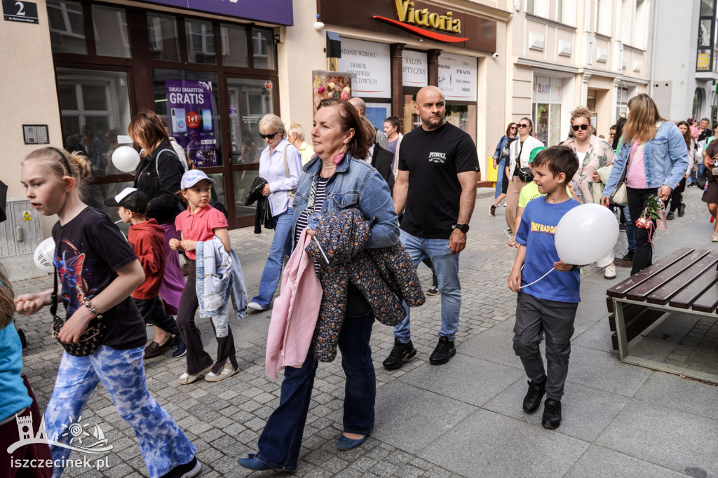 Muzyczny korowód przeszedł przez centrum Szczecinka