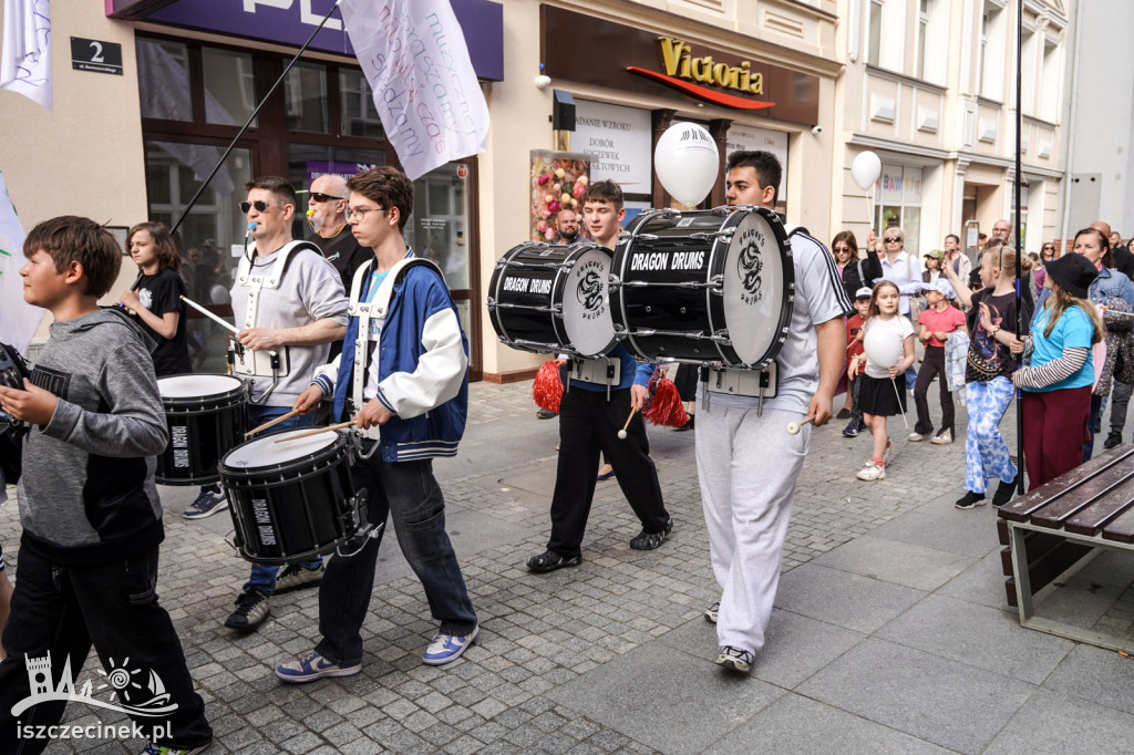 Muzyczny korowód przeszedł przez centrum Szczecinka