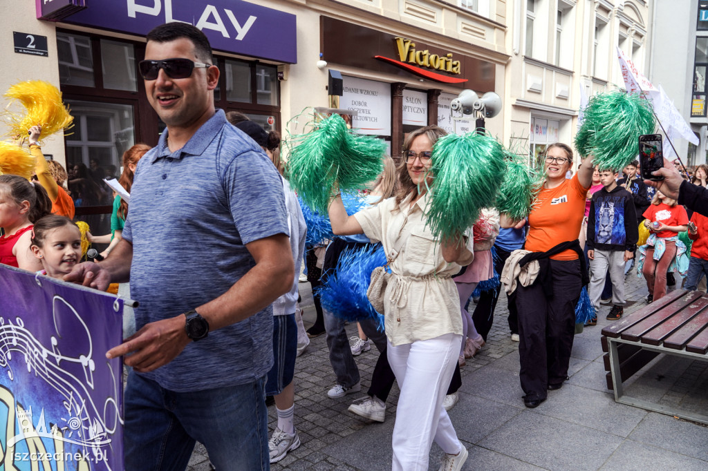 Muzyczny korowód przeszedł przez centrum Szczecinka